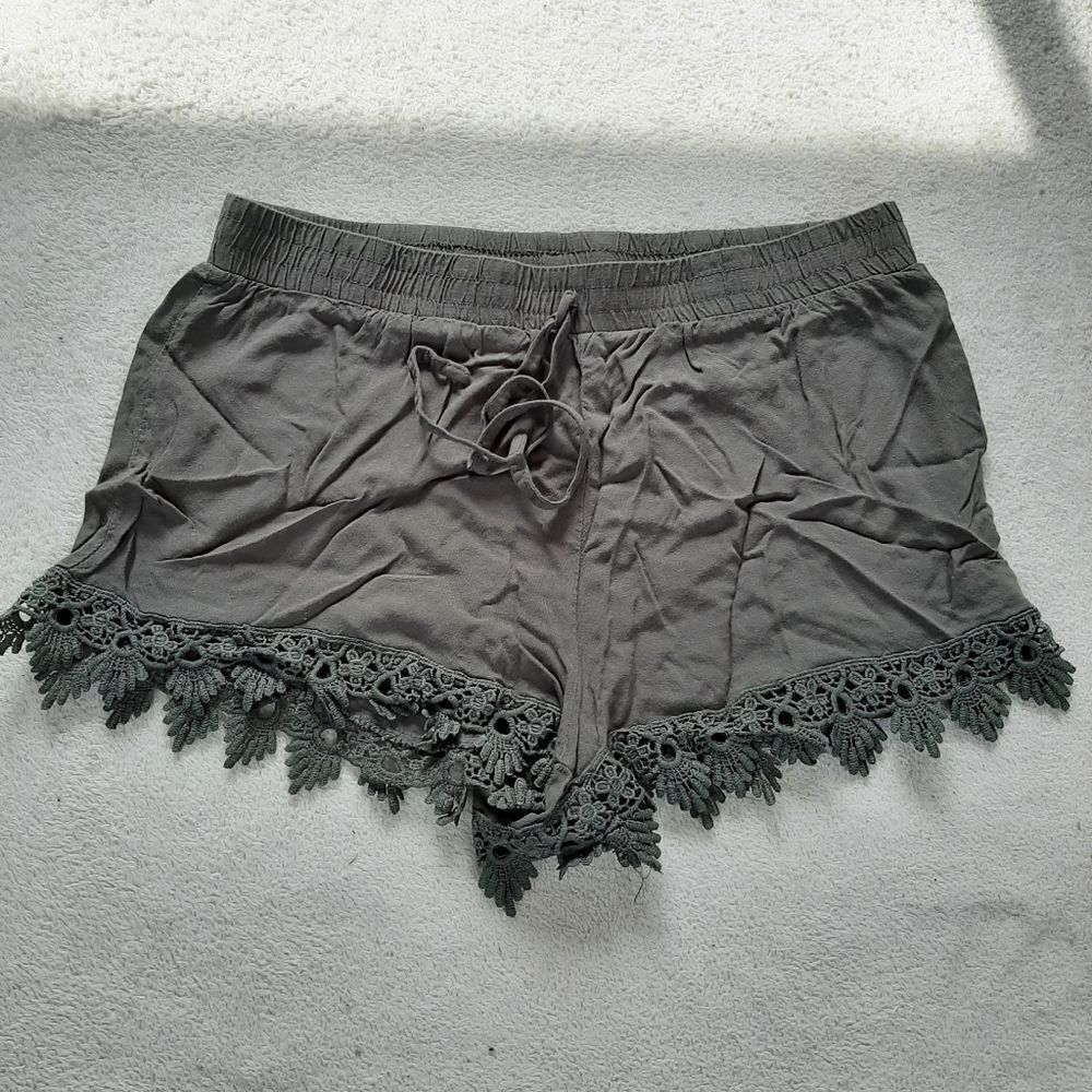 Breeze Over Shorts Size M